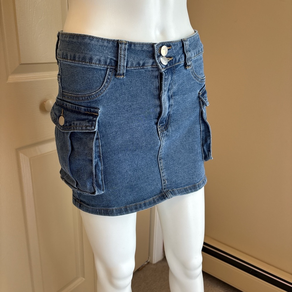 Cargo denim miniskirt